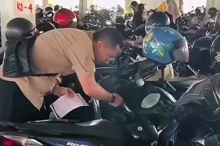Viral Petugas Catat Kendaraan yang Nunggak Pajak di Pekanbaru, Bapenda: Hanya Sosialisasi, Tak Ada Penagihan