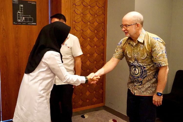 Perwakilan Aman Air saat bertemu dengan Bupati Banyuwangi Ipuk Fiestiandani. 