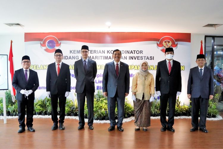 Menteri Koordinator Bidang Kemaritiman dan Investasi Luhut Binsar Pandjaitan melantik para pejabat Eselon I yang baru di Kantor Kemenko Kemaritiman dan Investasi, Jakarta, Senin (8/6/2020).