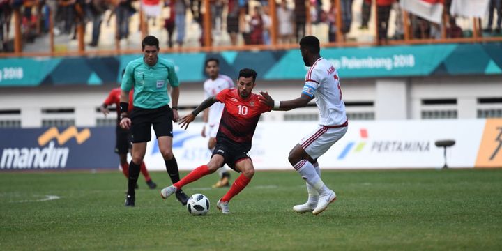 Aksi Stefano Lilipaly dalam pertandingan Timnas U-23 Indonesia vs Uni Emirat Arab pada babak 16 besar Asian Games 2018 di Stadion Wibawa Mukti, 24 Agustus 2018. 