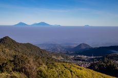 Sempat Tutup Akibat Kebakaran, Pendakian Bukit Mongkrang Tawangmangu Sudah Buka Lagi