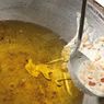 5 Cara Goreng Peyek agar Renyah dan Tahan Lama