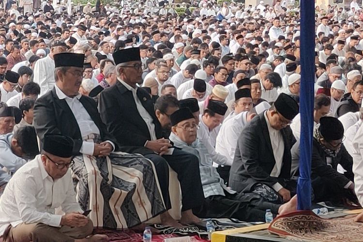 Anies Baswedan Tiba di Masjid Al-Azhar untuk Shalat Idul Adha
