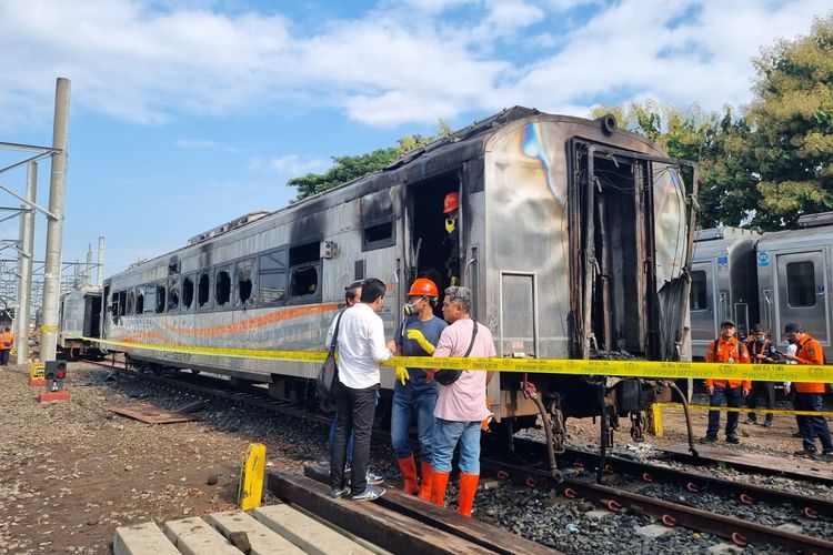 Kebakaran kereta api di Stasiun Tugu Yogyakarta, Rabu (12/3/2025) pagi. Penjelasan KAI mengenai kebakaran kereta api di Stasiun Tugu Yogyakarta.