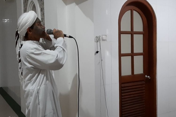 Ahmad Nur Kusuma Yuda di Masjid Jami Al-Istiqomah Jalan Kusuma Wardani, Pleburan.