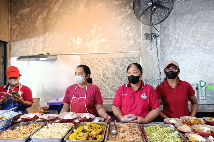 Yayasan Damaris Bekasi Sajikan 100 Porsi Makan Gratis Setiap Hari, Dari Mana Uangnya?