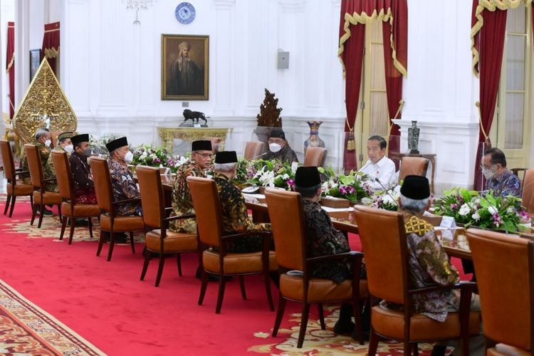 Presiden Joko Widodo saat menerima Pimpinan Pusat (PP) Muhammadiyah di Istana Merdeka, Jakarta, pada Jumat (16/9/2022).