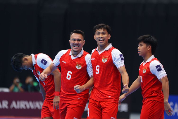 Selebrasi para pemain timnas futsal Indonesia saat merayakan gol Samuel Eko pada ajang AFC Futsal ASIAN CUP 2026 di Indonesia Arena, Jakarta Pusat, Sabtu (31/1/2026).