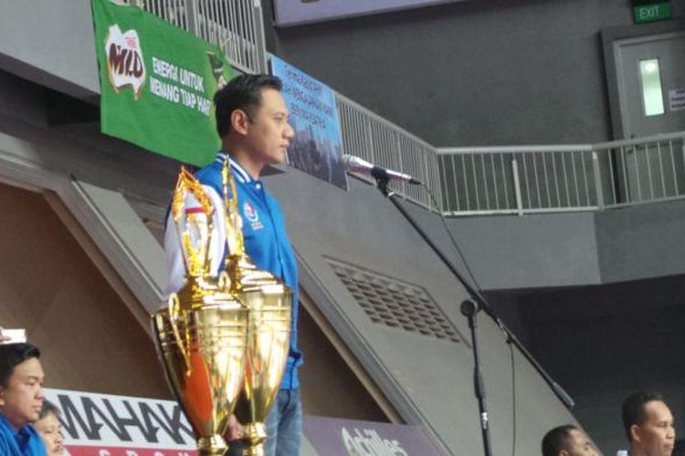Calon gubernur DKI Jakarta Agus Harimurti Yudhoyono menjadi inspektur upacara pada acara SBY Cip XIV, di Mahaka Sports Mall Kelapa Gading, Jakarta Utara, Sabtu (25/2/2017).