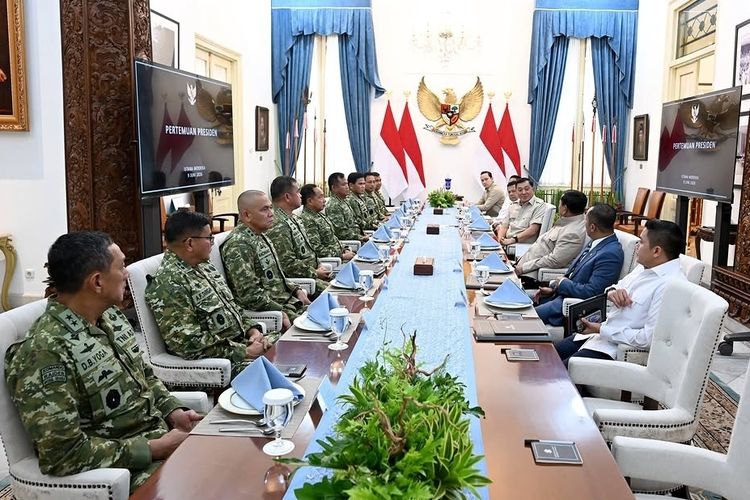 Prabowo Terima Panglima TNI dan Jajaran, Bahas Listrik Masuk Papua-Pembangunan Jembatan