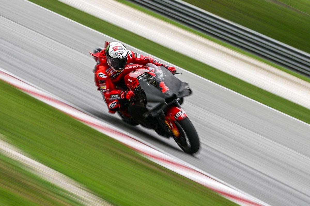 Pebalap Ducati Francesco Bagnaia beraksi dalam rangkaian tes MotoGP Sepang di Sirkuit Internasional Sepang, Malaysia, Sabtu (11/2/2023). Selanjutnya, Francesco Bagnaia akan memulai perjuangan pada seri pertama MotoGP 2023 yang dijadwalkan berlangsung di Portugal, 24-26 Maret.