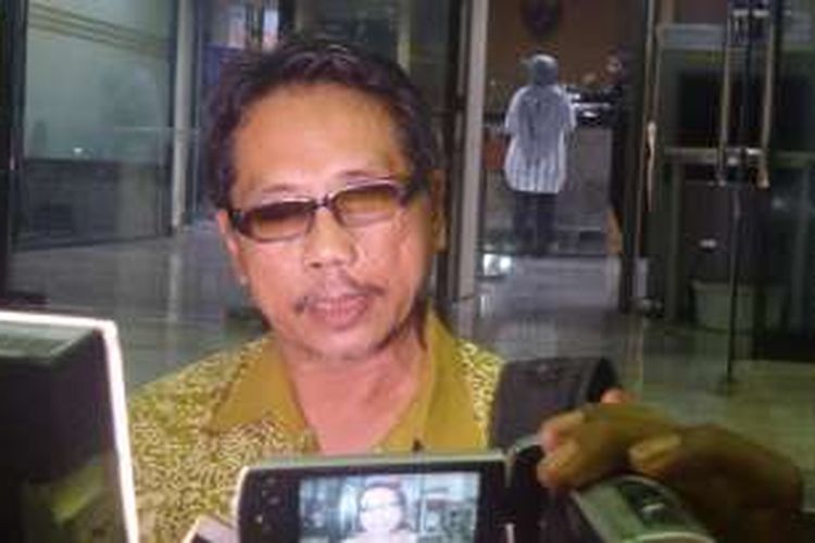 Pengacara Bupati Klaten Sri Hartini, Deddy Suwadi di gedung KPK, Jakarta, Sabtu (31/12/2016).