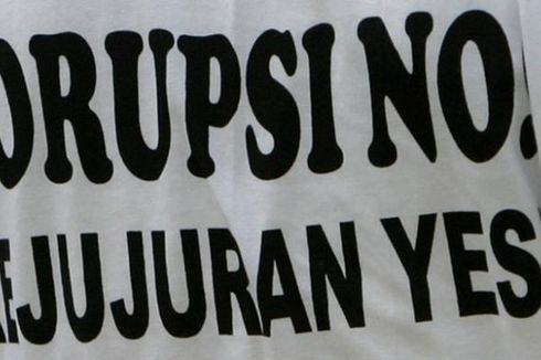 Massa Antikorupsi Jebol Pagar Kantor Gubernur Riau