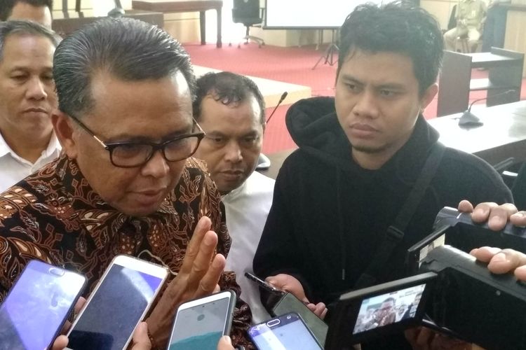 Gubernur Sulawesi Selatan Nurdin Abdullah saat diwawancarai di kantor Gubernur Sulsel, Selasa (7/5/2019). 