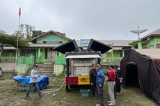 Warga Terdampak Erupsi Gunung Marapi Terisolasi, Polda Sumbar Dirikan Dapur Umum