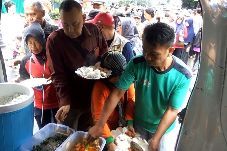 Tradisi papajar jelang Ramadhan yang digelar di area kelenteng Cianjur