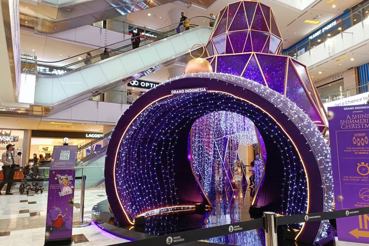 Infinity Dome, bagian dari kemeriahan Natal dan Tahun Baru A Shining Shimmering Christmas  di Grand Indonesia.