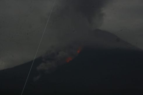 Hari Ini, Terjadi 4 Kali Guguran Awan Panas di Gunung Semeru, Warga Diminta Tetap Waspada