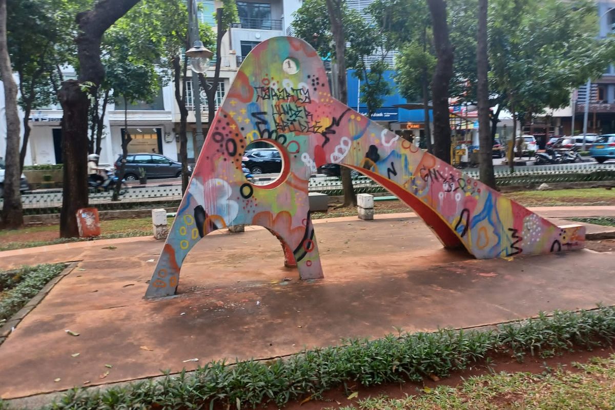 Sejumlah fasilitas di Taman Gajah di Jalan Dharmawangsa, Pulo, Kebayoran Baru, Jakarta Selatan menjadi sasaran vandalisme oleh oknum tak bertanggung jawab pada Rabu (29/9/2021) sore.