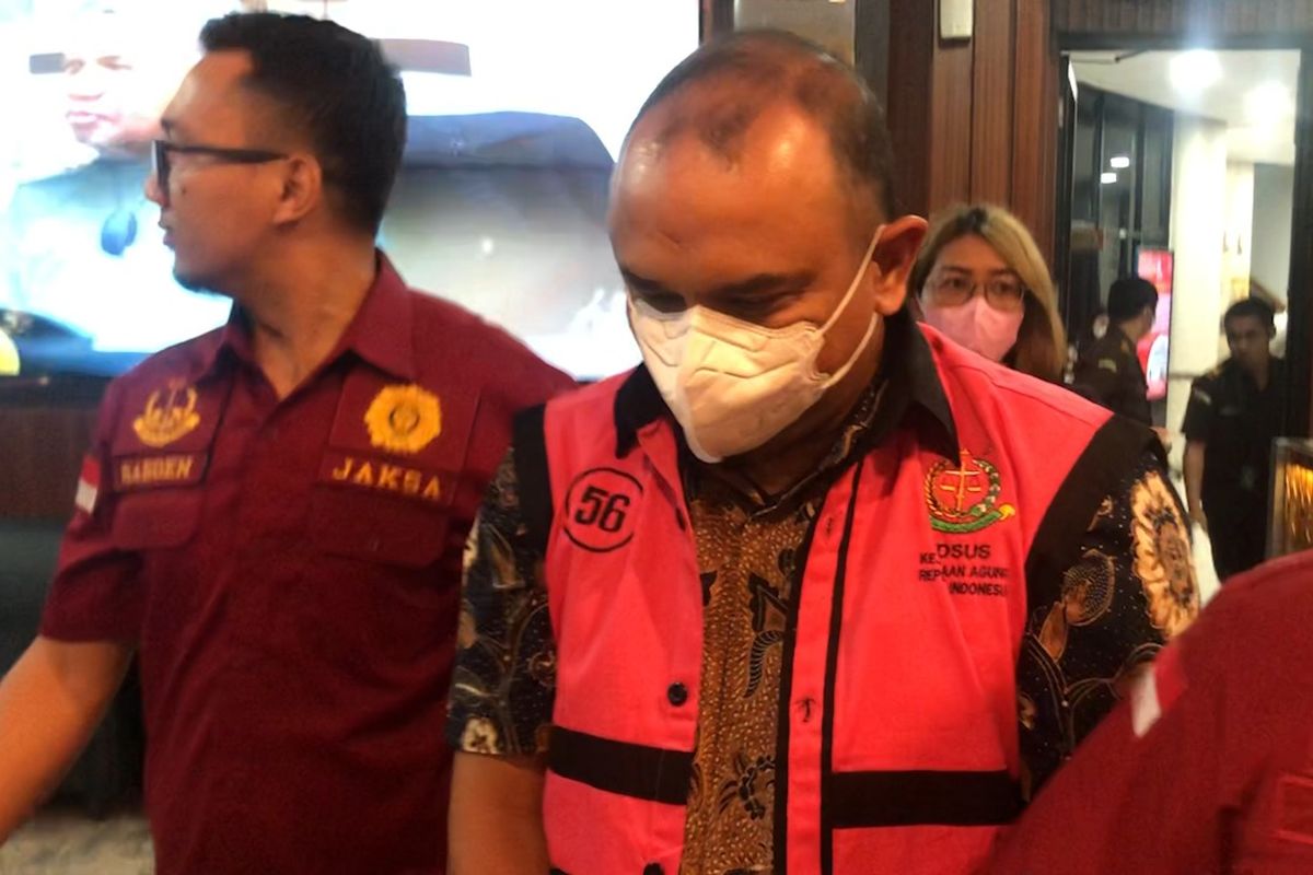 Kejaksaan Agung (Kejagung) menetapkan Direktur Utama Bakti Kementerian Komunikasi dan Informatika Anang Achmad Latif (AAL) jadi tersangka kasus korupsi BTS 4G tahun 2020-2022.