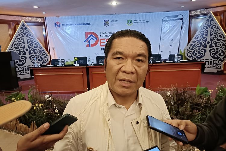 Penjabat Gubernur Banten Al Muktabar mengatakan tengah mempercepat perbaikan infrastruktur jalan yang menjadi akses pemudik menuju Sumatera. Sabtu (30/3/2024).