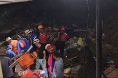 Lima Rumah Tertimpa Longsor Tebingan Rel Kereta di Bogor, 2 Orang Tewas