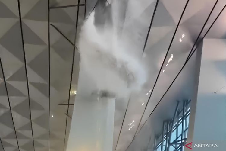 Plafon Terminal 3 Bandara Soetta Jebol, Ahli Konstruksi Desak Perbaikan Sistem Atap