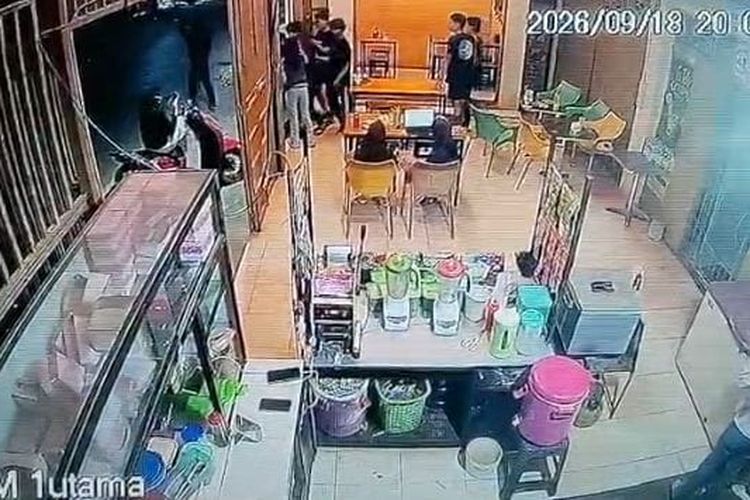 Diduga Berawal dari Dendam Lama Ejekan Orang Tua, Pemuda Bawa Samurai Serang Warung Makan