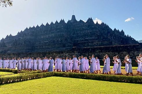 Pertama Kali, 500 Umat Buddha Ikuti Pabbajja Samanera di Candi Borobudur