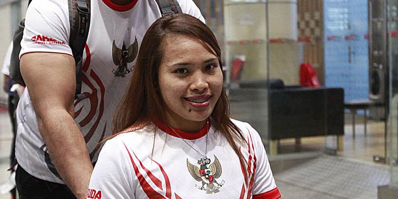 Atlet angkat berat putri nasional, Ni Nengah Widiasih, tiba di Bandara Kuala Lumpur Internasional untuk menghadapi ASEAN Para Games 2017, 17-23 September.