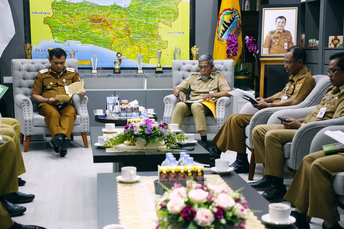 Gubernur Jateng Ahmad Luthfi di Kantor Gubernur Jateng, Semarang, Senin (11/8/2025).
