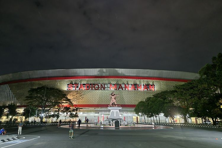 Stadion Manahan Solo yang Kini Buka sampai Malam.