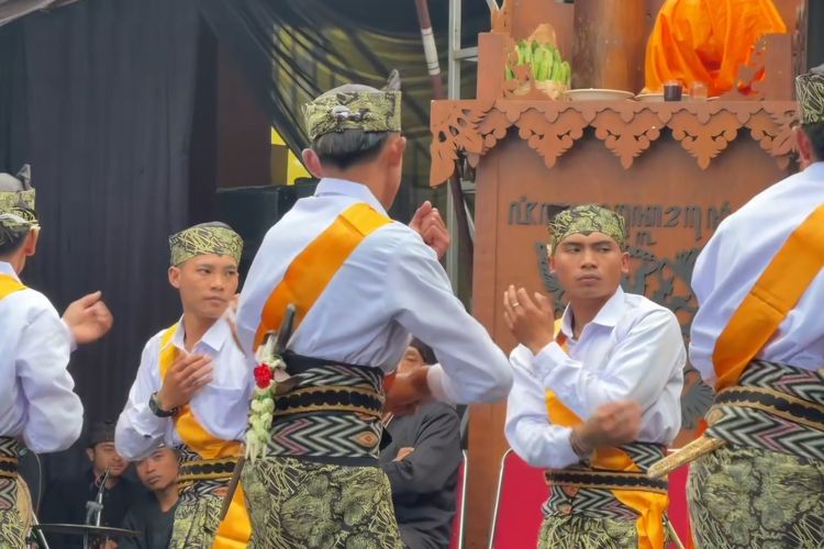 Mengenal Tari Sodoran, Ritual Sakral Suku Tengger Pemakna Sejarah Terciptanya Manusia