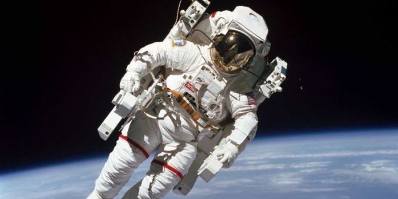 4 Kisah Inspiratif Kosmonot Dan Astronot Di Ruang Angkasa Halaman All Kompas Com