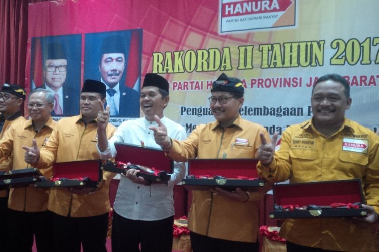Bupati Purwakarta Dedi Mulyadi menghadiri Rapat Koordinasi Daerah Partai Hanura Jawa Barat di Hotel Savoy Homann, Jalan Asia Afrika Kota Bandung, Jumat (21/4/2017).