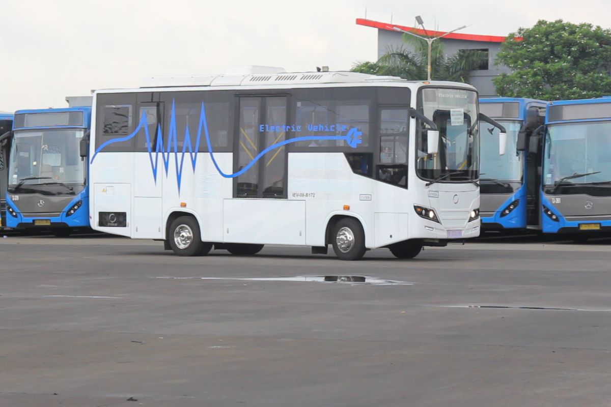 Bus listrik medium Inka E-Inobus