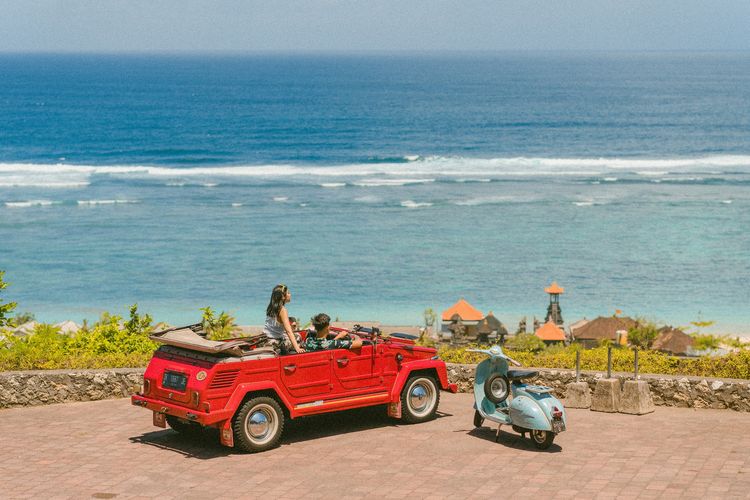 Ilustrasi road trip ke Bali untuk self-healing. 