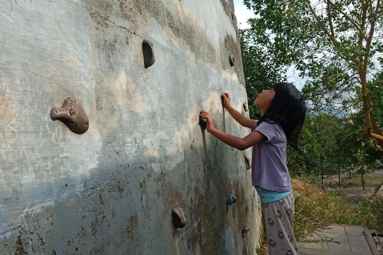 Sarana wall climbing di Taman Dealova Pangkalpinang, Babel, Rabu (23/2/2023).