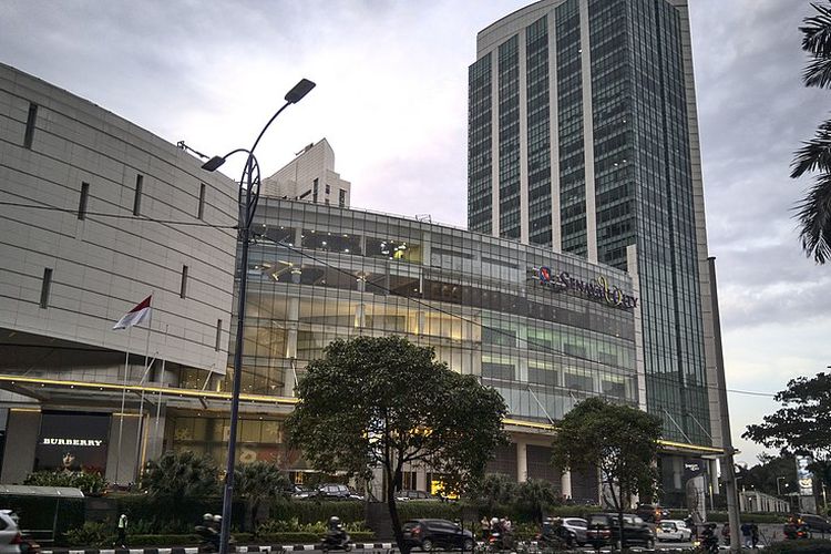 Tampak depan Senayan City Mall, Jakarta. Berikut promo Natal dan Tahun Baru 2024 Mal di Jakarta.
