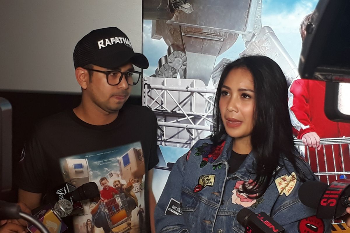 Raffi Ahmad dan Nagita Slavina saat dijumpai di CGV Blitz Grand Indonesia, Jakarta Pusat, Rabu (10/5/2017).