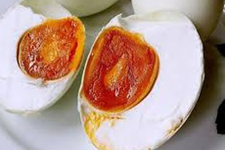 Telur asin Brebes yang masir.
