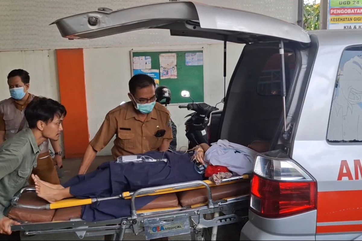 #---Salah satu siswa SMP Negeri 1 Boyolangu Kabupaten. Tulungagung Jawa Timur, diduga keracunan setelah menyantap menu MBG, Senin (13/10/2025)---#