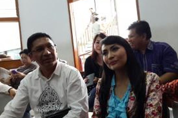 Tessa Kaunang hadir di Pengadilan Negeri Jakarta Selatan,, Senin (1/9/2014), dalam rangka sidang kedua gugatan cerainya terhadap Sandy Tumiwa.