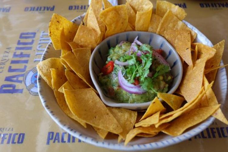 Guacamole, makanan pembuka yang juga cocok sebagai camilan pendamping minum khas Meksiko.