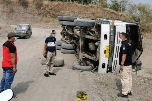 Truk Terguling di Kawasan Tambang, Marjuki Tertimbun Pasir Batu yang Diangkutnya Sendiri, Ini Kronologinya