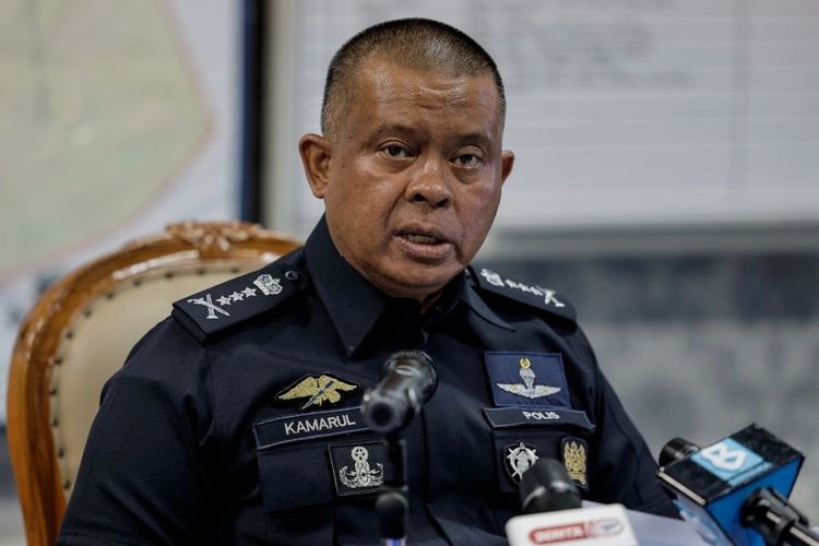 Kepala Polisi Johor Datuk Kamarul Zaman Mamat mengatakan polisi mulai mengumpulkan keterangan  dari para korban dan melacak tersangka setelah menerima laporan pada pukul 5.34 pagi terkait ancaman pembunuhan terhadap grup Band Radja asal Indonesia. 