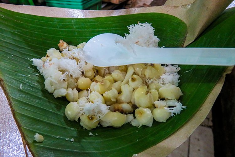 Kuliner Tradisional Grontol Jagung.