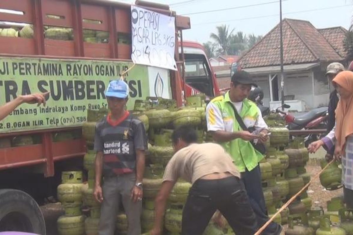 operasi pasar gas 3 kg di indralaya ogan ilir untuk atasi kelangkaan