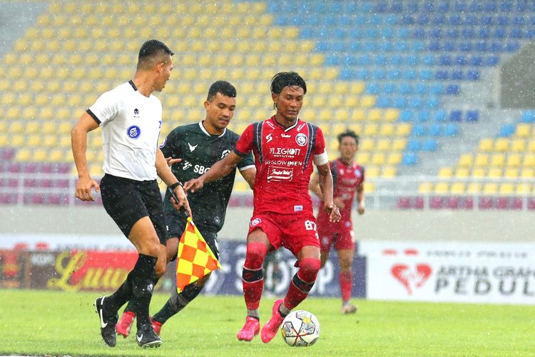 Suasana pertandingan lanjutan Liga 1 2022-2023 yang mempertemukan Persikabo 1973 vs Arema FC di Stadion Manahan, Solo, Jawa Tengah, pada Rabu (14/12/2022) sore WIB.