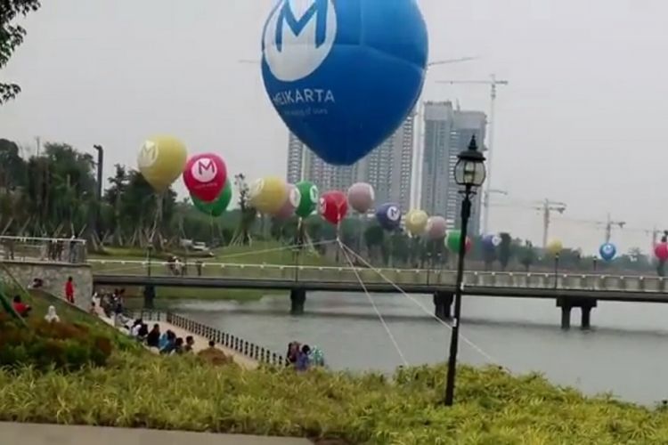 Kota mandiri Meikarta di Cikarang, Kabupaten Bekasi, Jawa Barat memiliki ruang terbuka hijau bernama Central Park seluas 100 hektar.